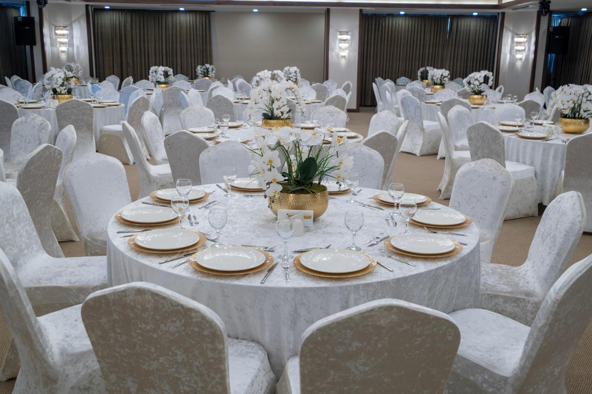Park Dedeman Mersin Marina Çiftlik 外观 照片